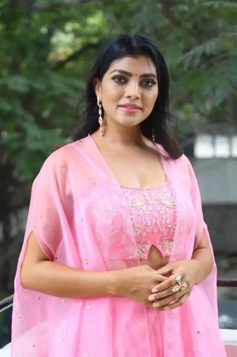 TELUGU ACTRESS LAHARI SHARI AT AP31 MOVIE MOTION POSTER LAUNCH 5